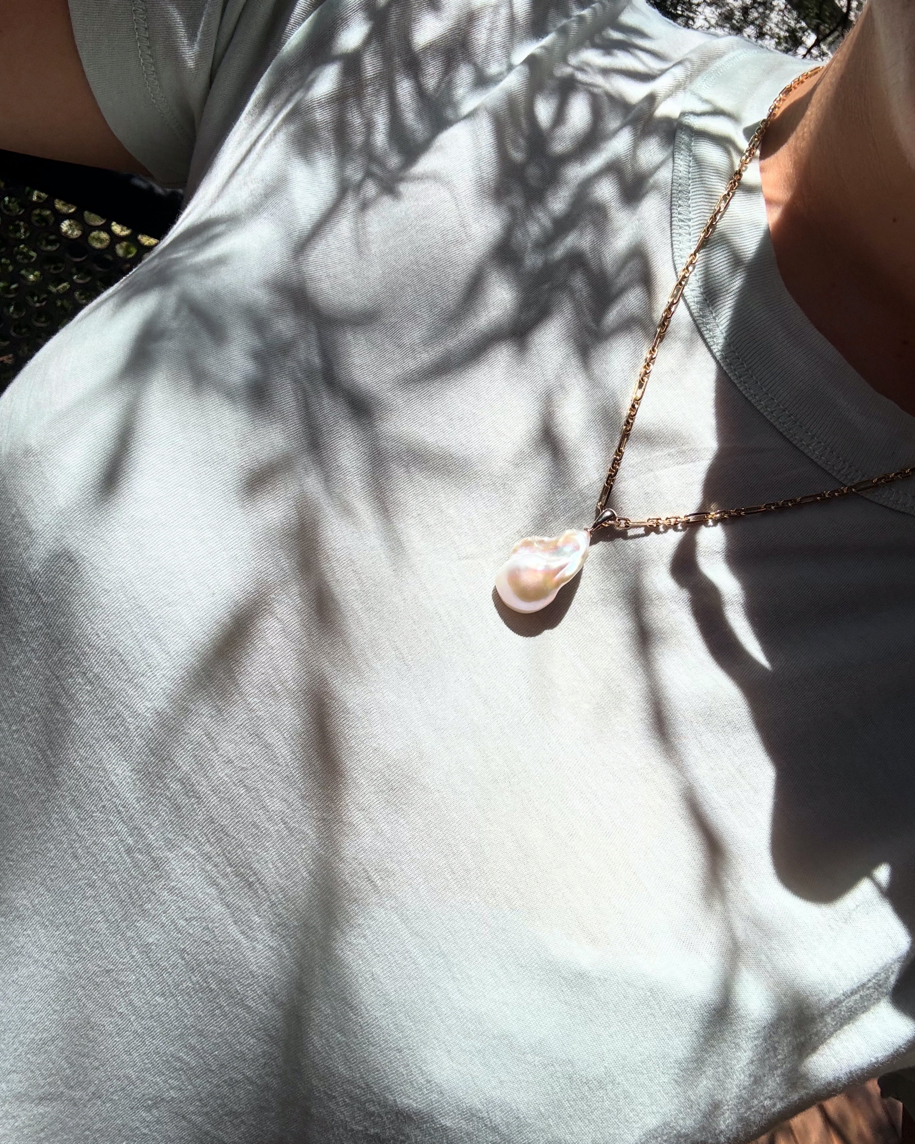 9ct yellow gold Pearl Pendant